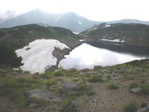 《室堂》みくりが池と残雪.jpg