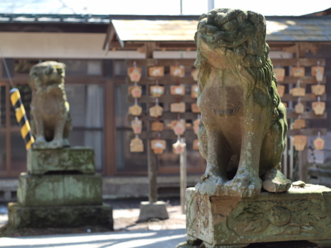 西公園桜岡大神宮狛犬