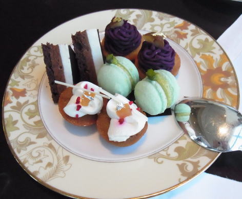 20110929AF.Tシャングリ・ラ ケーキ.jpg