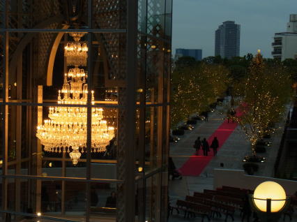 20111202AFT16恵比寿ガーデンプレイス　バカラのシャンデリア夜景.jpg