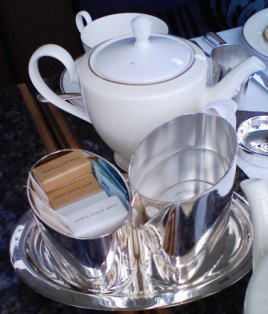 20111015パークハイアットAF.T　04お茶ポット.jpg