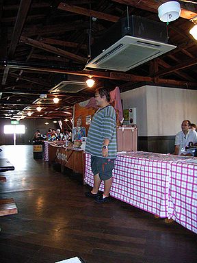 暑い中の取材ご苦労様です