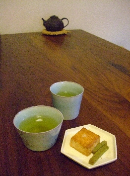 煎茶とお菓子