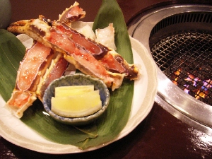 蟹を焼きます。