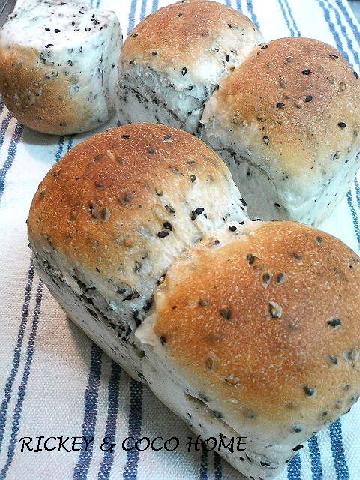 みにいぎりすぱん*黒胡麻