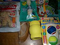 おもちゃとおやつ