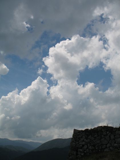 09/8/8城跡と空