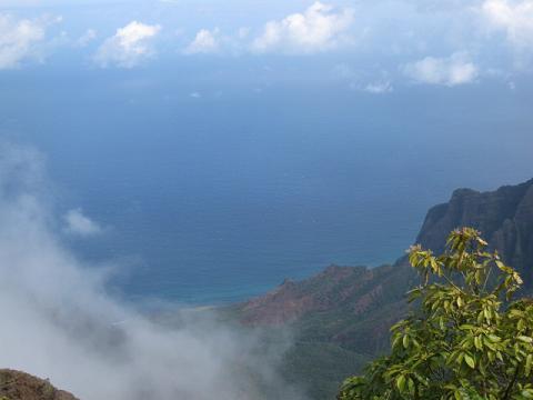 カララウ渓谷・海と空.jpg