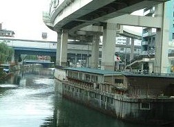 西ノ橋から石川町駅前歩道橋.JPG