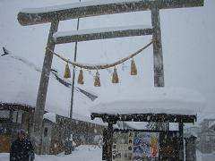 雪の鳥居