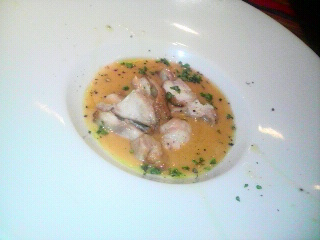 メインの鶏肉のマスタードソースかな