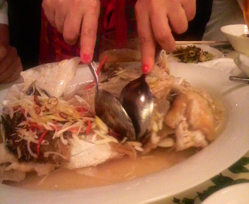 ママさんが取り分けてくれてます