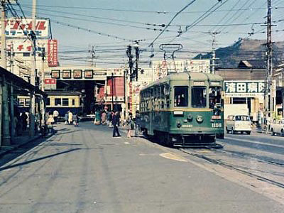 板宿駅前