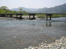細利の沈下橋