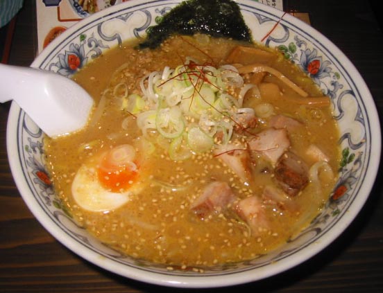 遠軽の「とらや食堂」みそラーメン