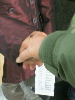 ドキドキさん握手