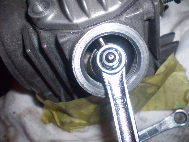 アジャストボルト