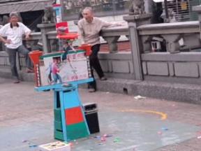 三峡での大道芸