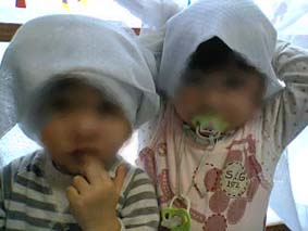 カーテン遊び♪