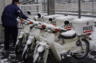 バイクに積もる雪