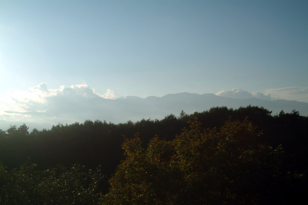 雲の上の吾妻山.jpg