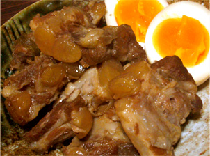 軟骨ソーキ（豚バラ軟骨）の煮込みと煮卵