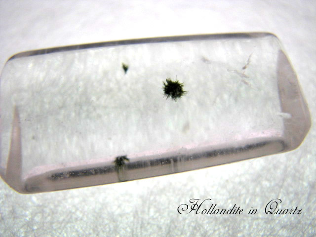 Hollandite in Quartz-2.jpg