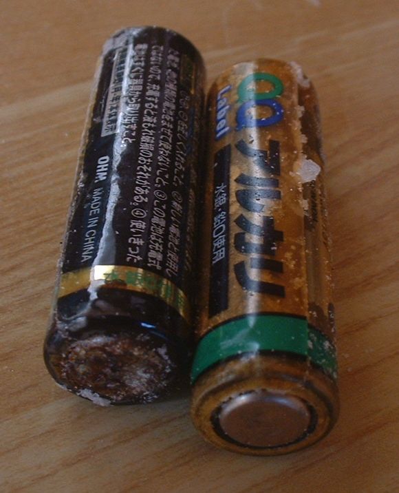 液漏れ電池