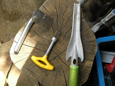 色々な草取り道具