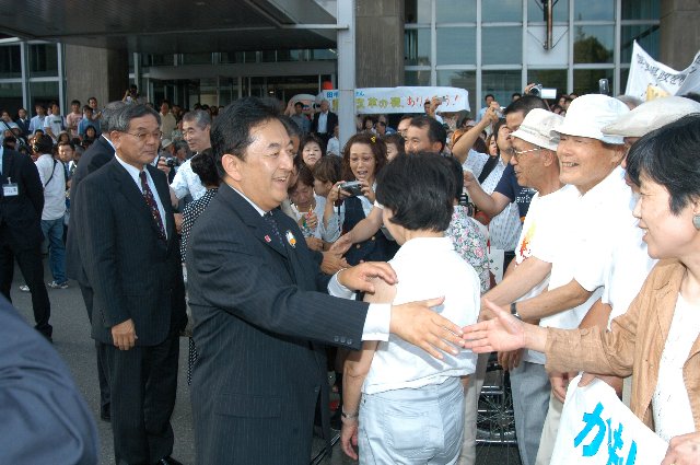 田中知事退庁あいさつ１