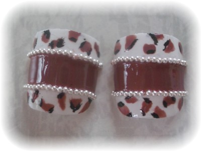 ヒョウ柄－ホワイトベース