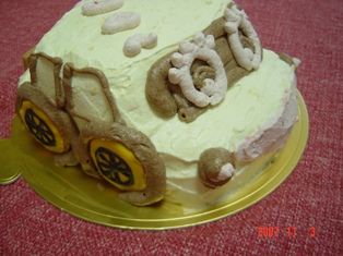 黄色の車のケーキ.jpg