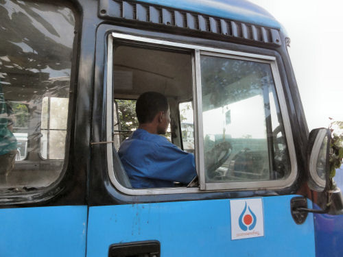ヤンゴンのバス３.jpg