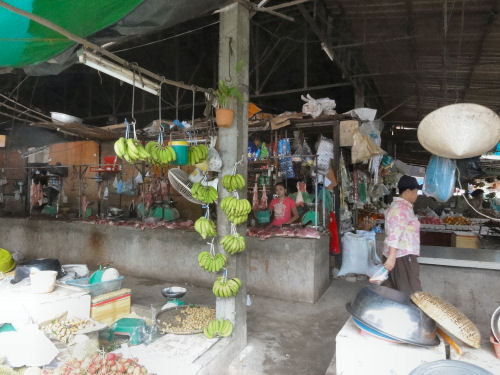 シアヌークビルの小マーケット６.jpg