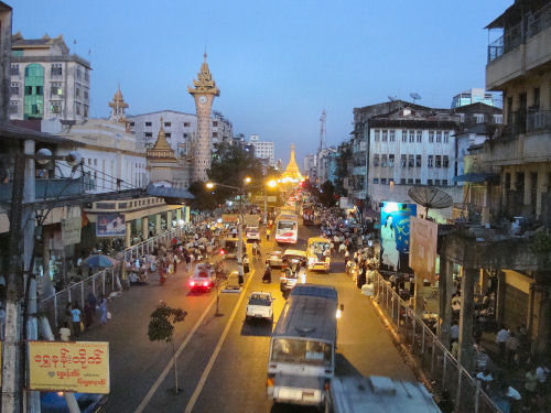 ヤンゴン市街地.jpg
