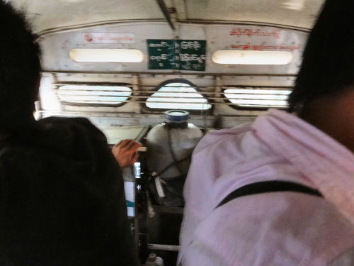 ヤンゴン市内バス２.jpg