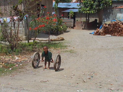 東ティモ子ども.jpg
