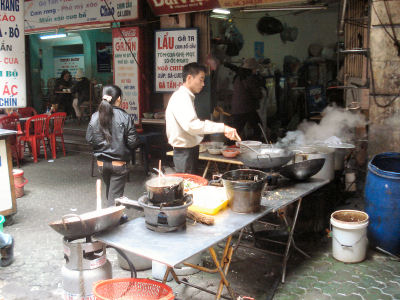 ハノイの食堂街３.jpg