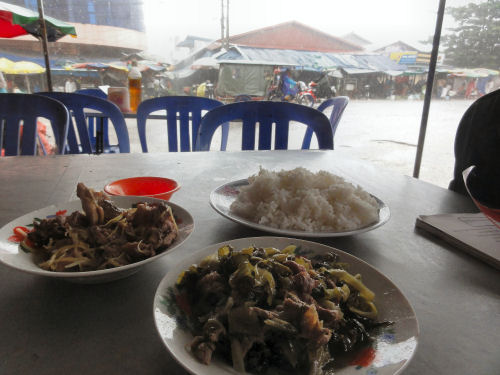 シアヌークビルの食堂１０.jpg