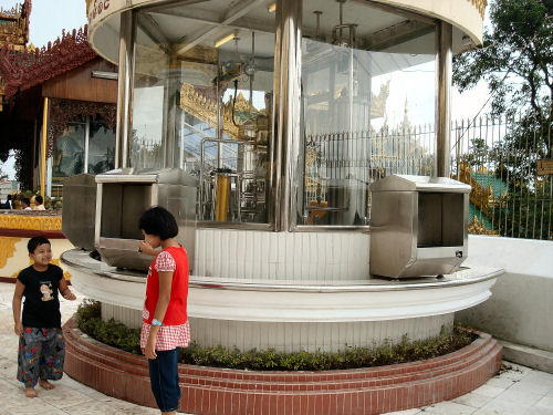 シュエダゴン・パゴダ浄水器.jpg