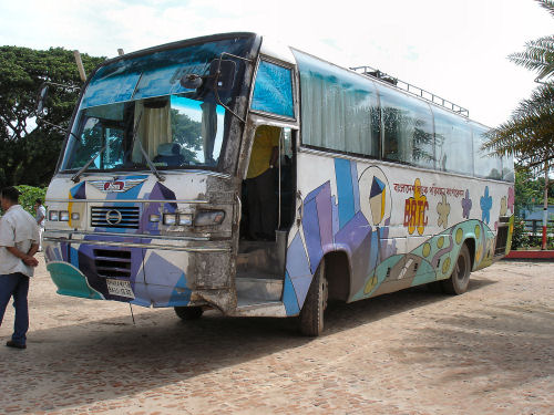 バングラの長距離バス２.jpg
