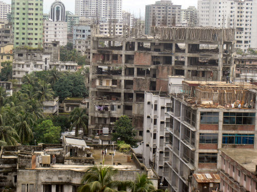 ダッカのビル.jpg