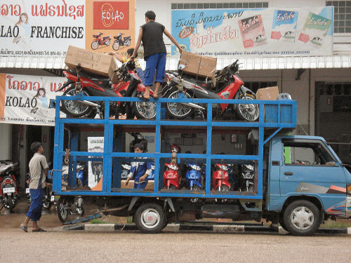 ラオバイク運搬.jpg