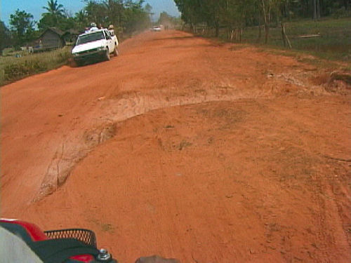 アンコール・ワット周辺の道路.jpg