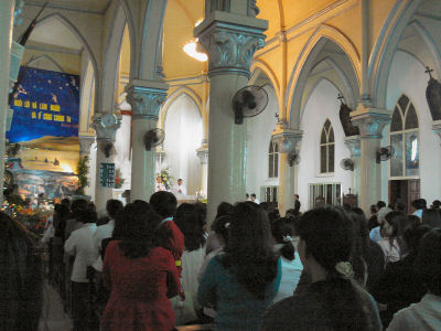 ダナン大聖堂のミサ.jpg