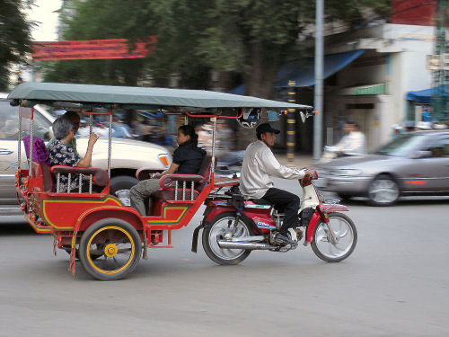 カンボジアトゥクトゥク.jpg