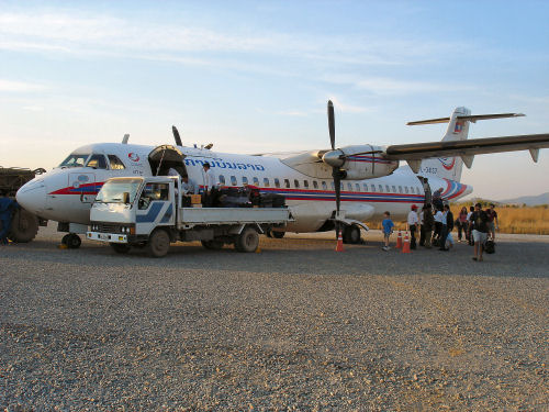 ラオス航空ＡＴＲ７２.jpg