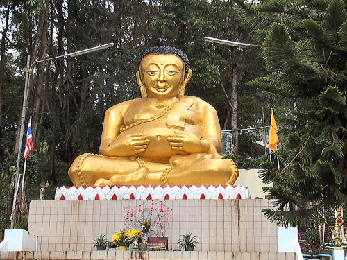 ワット・ドイワオの大仏.jpg