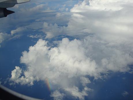 飛行機から見た虹♪.JPG