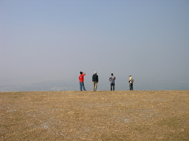 M姐の様子を見る面々